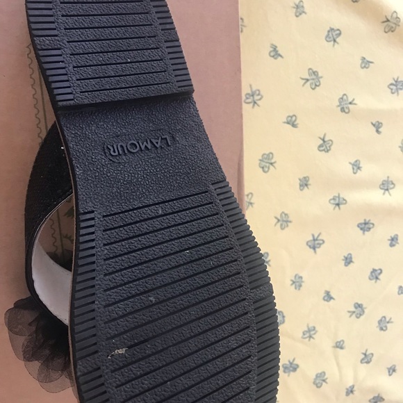 Little girl size 2 L’AMOUR sandal - Picture 4 of 4